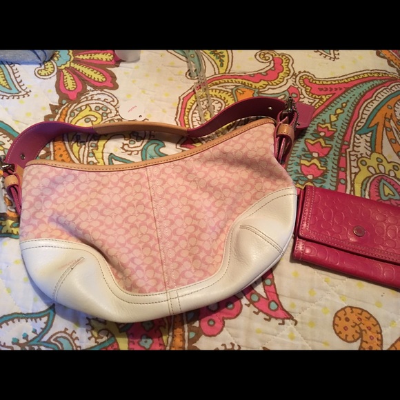 Coach purse with matching card wallet - Picture 1 of 3