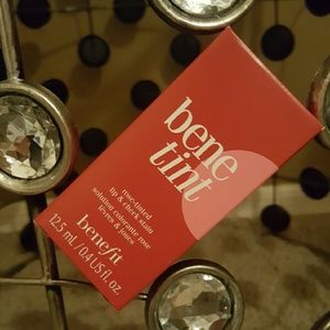 Brand new benefit bene tint