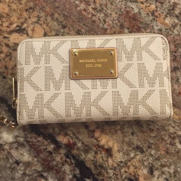MK wristlet