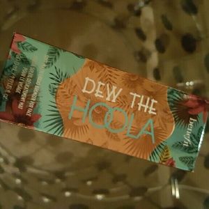 Benefit dew tbe hoola! NEW