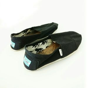 TOMS Classic Black Flats