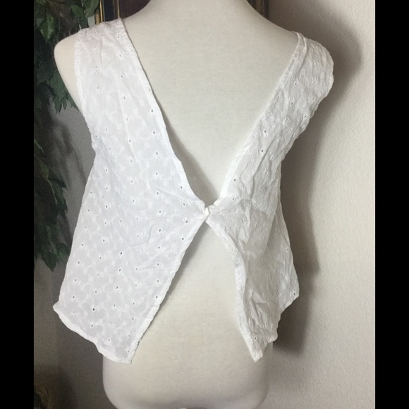 Brandy Melville. Cute Eyelet White Top.  One Size. - Picture 3 of 3