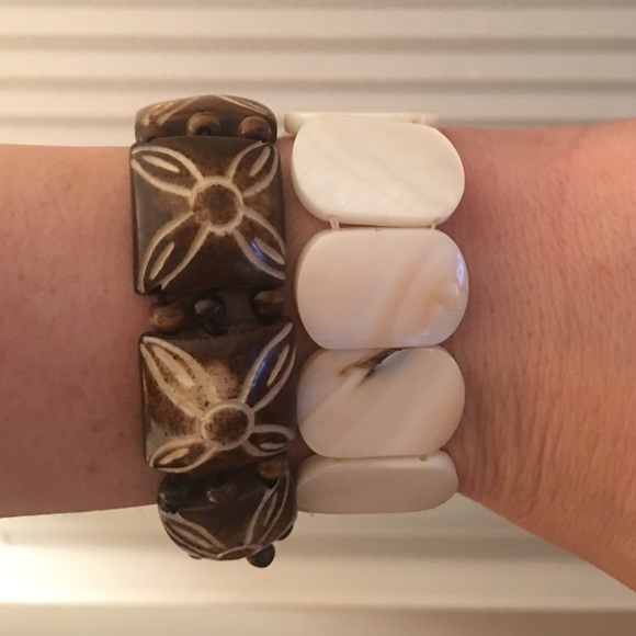 4 bracelets - Picture 2 of 4