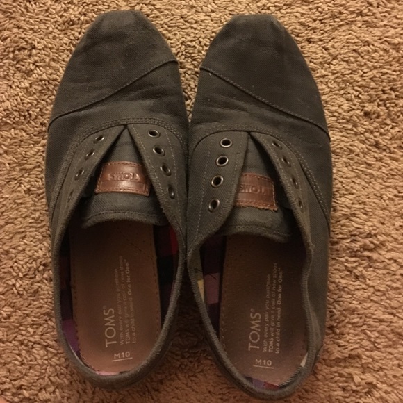 Gently Used Men's Grey Toms Cordones Style Size 10