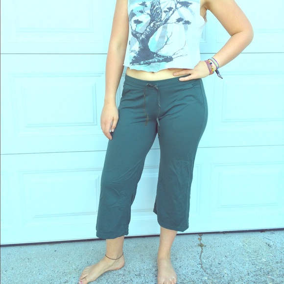 Patagonia dark olive capri pants