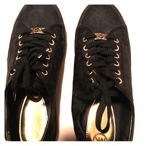 Authentic Michael Kors shoes size 10