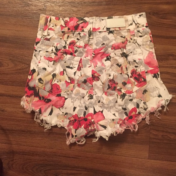 GJC Los Angeles Flower Print Cutoff Shorts - Picture 2 of 4