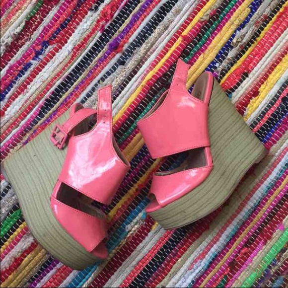 Pink wedge - Picture 2 of 4