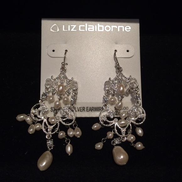 Fancy pearl earrings