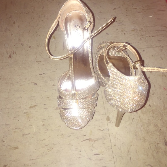 Sparkly/ glittery heels