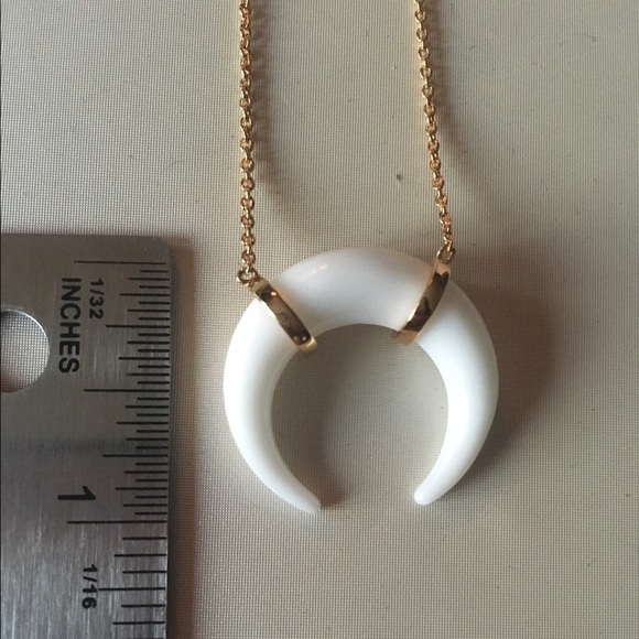 Crescent moon pendant - Picture 3 of 4