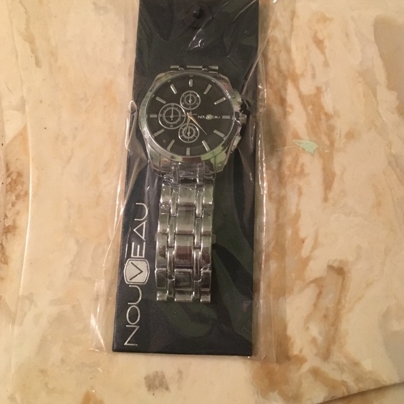 Men's Nouveau watch!