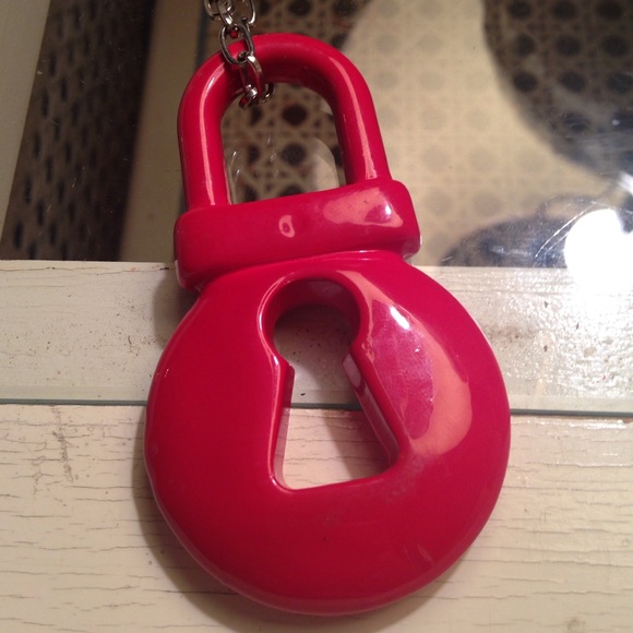 Red lock necklace