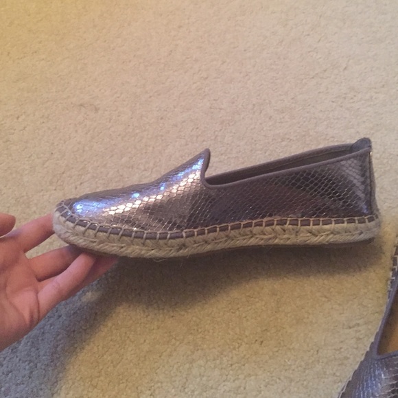 Shoes - Picture 2 of 4