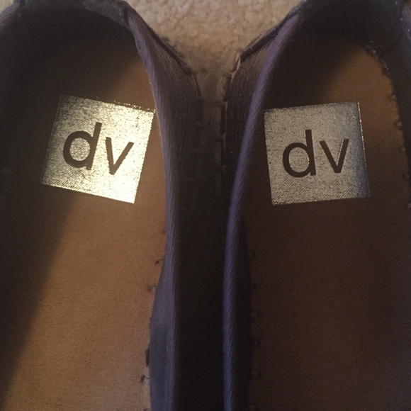 Shoes - Picture 4 of 4