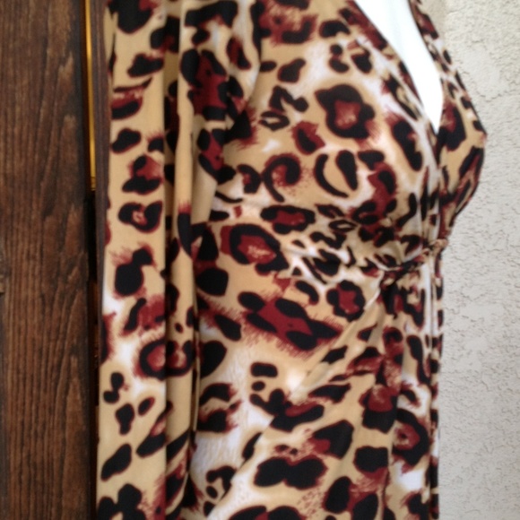 SEXY LEOPARD PRINT DRESS - Picture 3 of 4