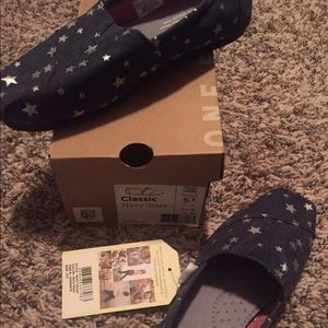 Brand new Toms