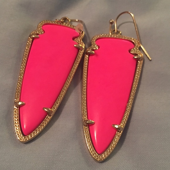 Skylar Kendra Scott earrings