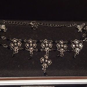 Antique style choker necklace