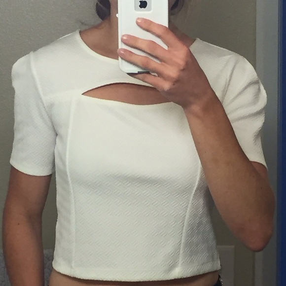 Forever 21 cut out top - Picture 4 of 4
