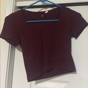 Maroon short sleeve crop top