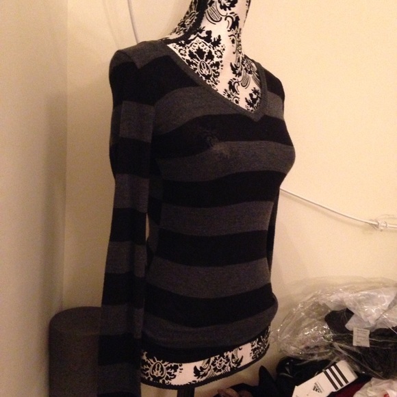 Sweater - Picture 2 of 3