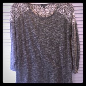 Gray Market & Spruce long sleeve top