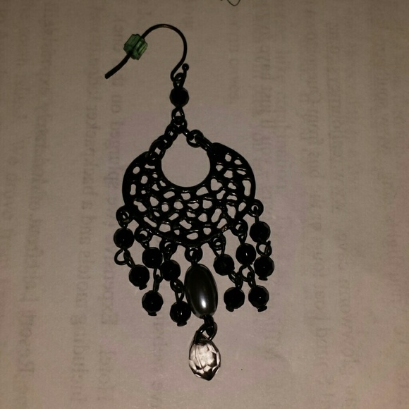 Black chandelier earrings - Picture 2 of 3