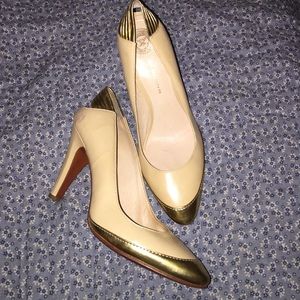 Modern vintage gold and beige heels size 9