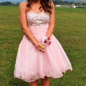 Cute light pink prom/ homecoming dress!