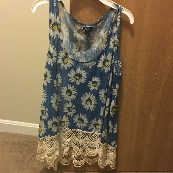 Cute hi low floral tank top