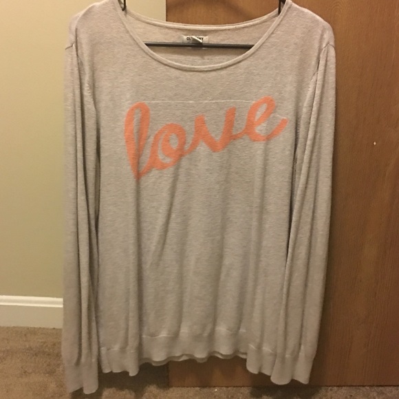 "Love" sweater - Picture 1 of 3