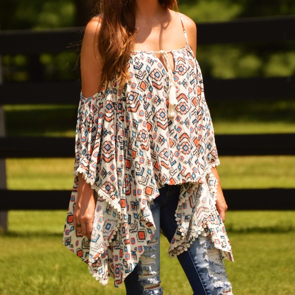 ⚡️SALE⚡️Summer Dream Top {PRICE FIRM} - Picture 2 of 5