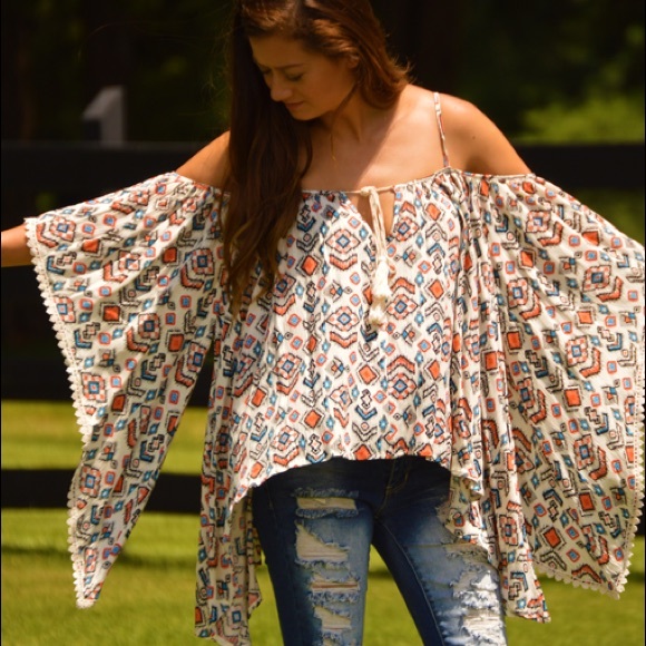 ⚡️SALE⚡️Summer Dream Top {PRICE FIRM} - Picture 3 of 5