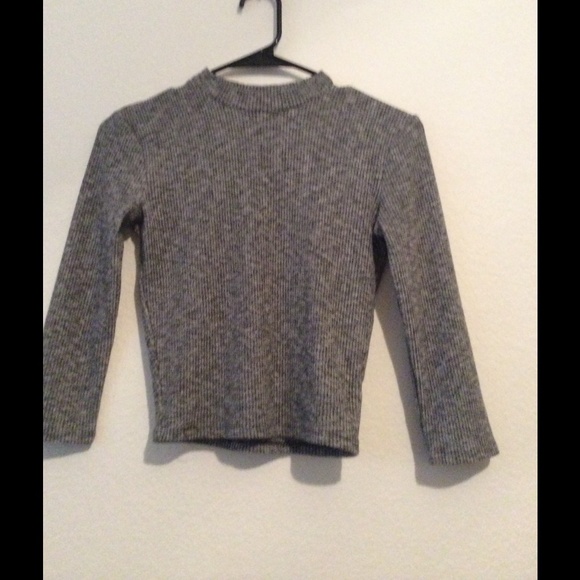 Crop top gray ribbed shirt