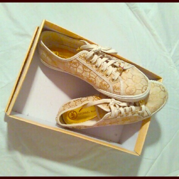 Michael Kors : Gold & White Sneakers