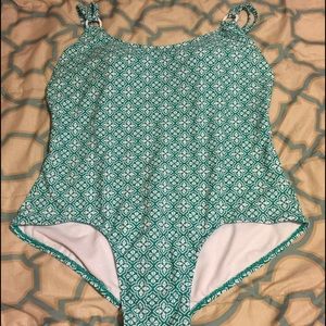 NWOT Catalina bathing suit size 18W/20W.