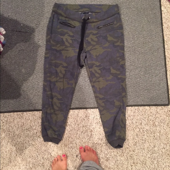AE JOGGERS