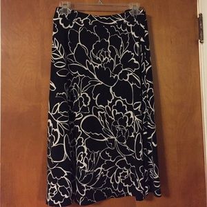 Worthington Small black and white floral skirt