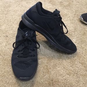 All black nike free tr fit 5.0