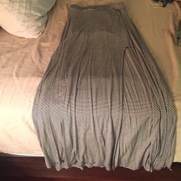 High waisted maxi skirt with thigh high slit