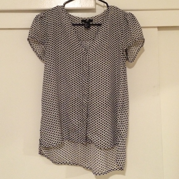 Black and white printed button up