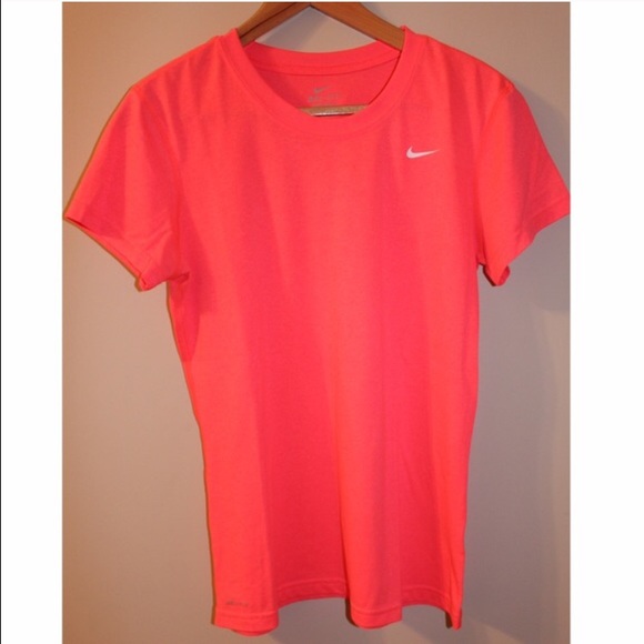 Women's Nike shirt