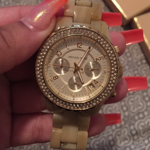 * AUTHENTIC * Michael Kor Hueso Color Watch