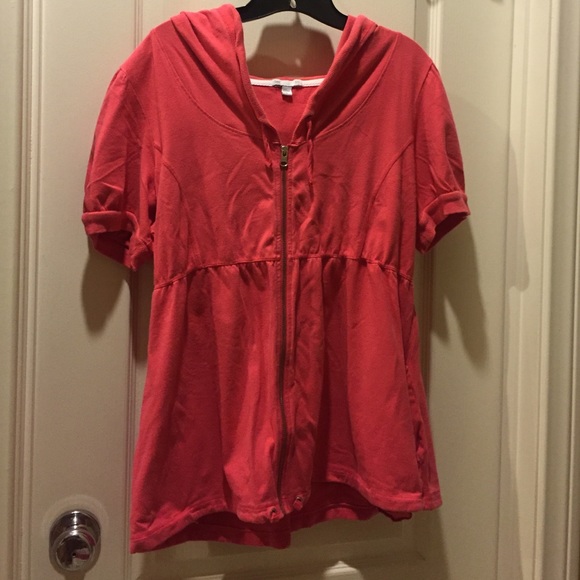 Short sleeve zip up