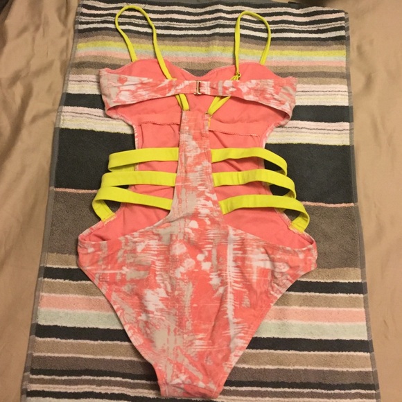 One piece Swim suit