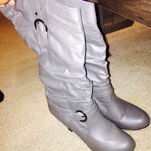 Gray boots that go to the calf!