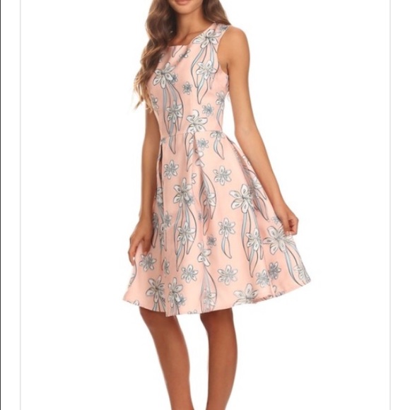 SALE✨HP Beautiful Floral Midi Dress - Picture 3 of 4