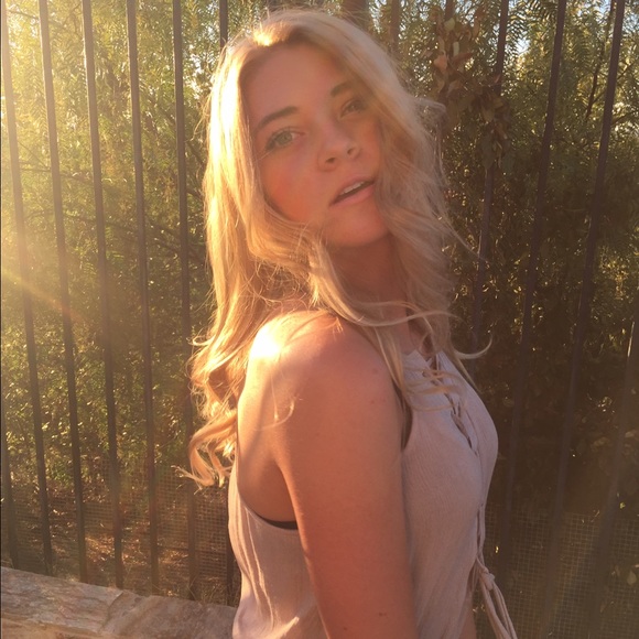 Meet your Posher, Bailey