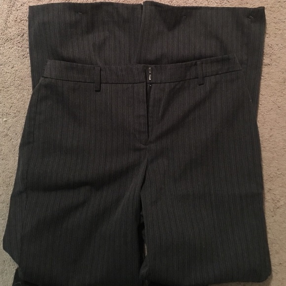 ✨NEW YORK & CO PIN STRIPE WORK PANTS ✨
